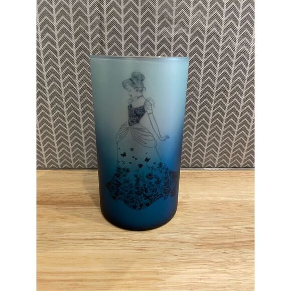 Disney Cinderella blue Kendle holder from the Disney parks - Picture 1 of 8
